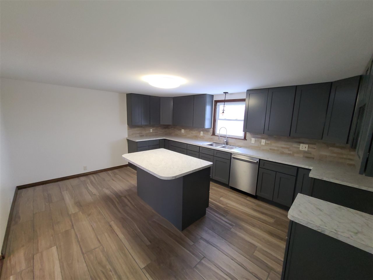 1147 South Huron Road Kawkawlin, MI 48631 - Photo 13 of 17 Gallery Image 13