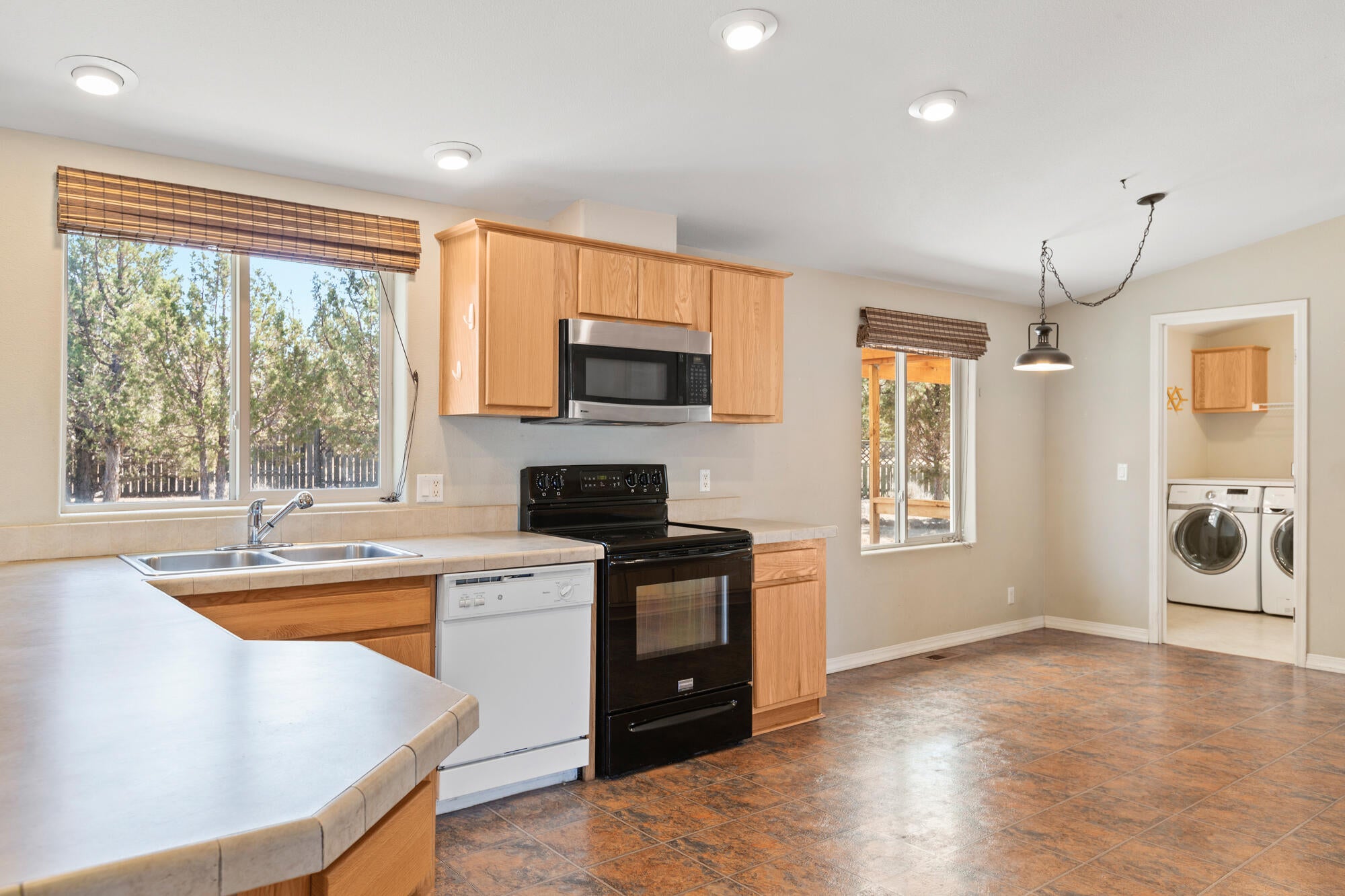 4672 Southeast Adobe Road Prineville, OR 97754 - Photo 10 of 32 #9 Kitchen 3