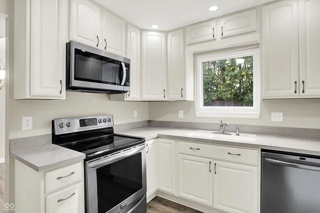 $464,900 | 1990 Red Oak Drive, Franklin, IN 46131