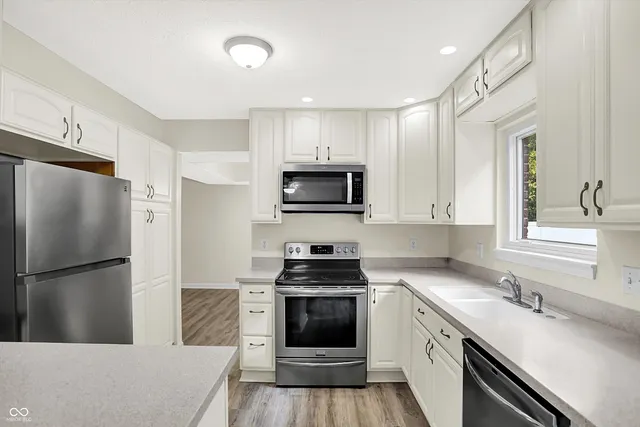 $464,900 | 1990 Red Oak Drive, Franklin, IN 46131