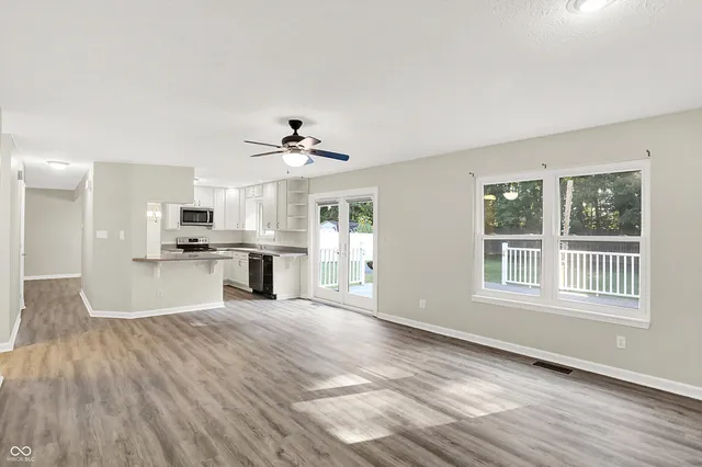 $464,900 | 1990 Red Oak Drive, Franklin, IN 46131