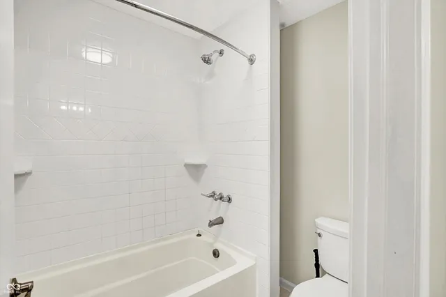 $464,900 | 1990 Red Oak Drive, Franklin, IN 46131