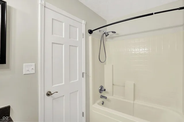 $464,900 | 1990 Red Oak Drive, Franklin, IN 46131