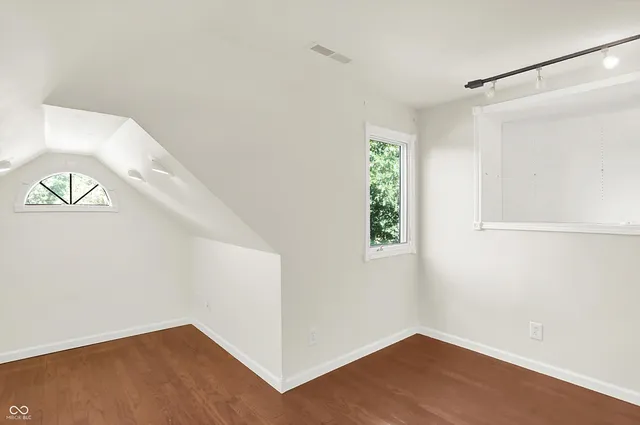 $464,900 | 1990 Red Oak Drive, Franklin, IN 46131