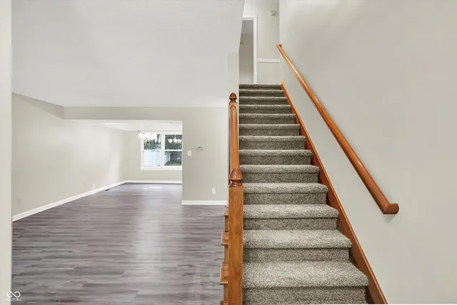 $464,900 | 1990 Red Oak Drive, Franklin, IN 46131