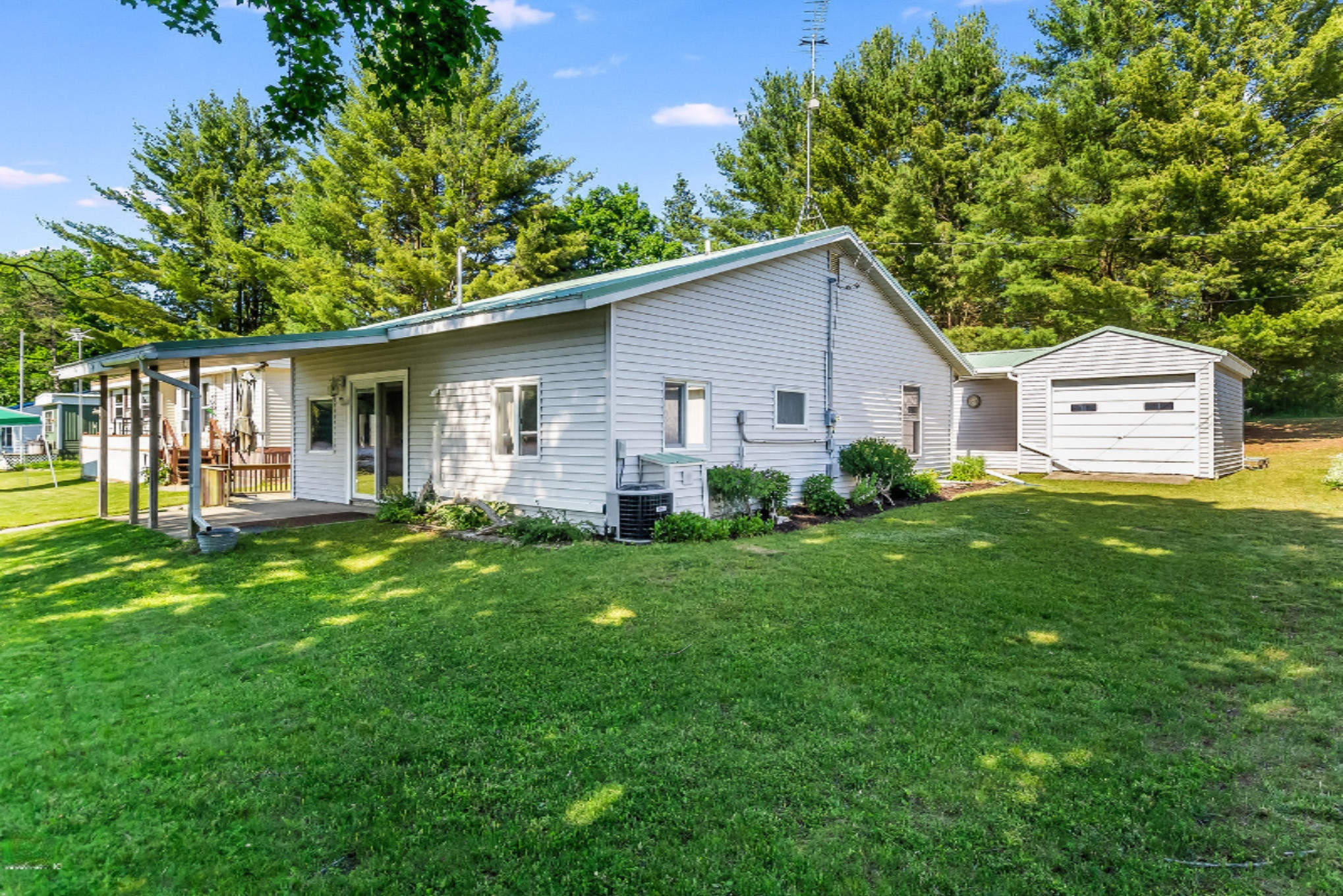 11675 Riverside Drive Stanwood, MI 49346 - Photo 8 of 25 IMG_0161