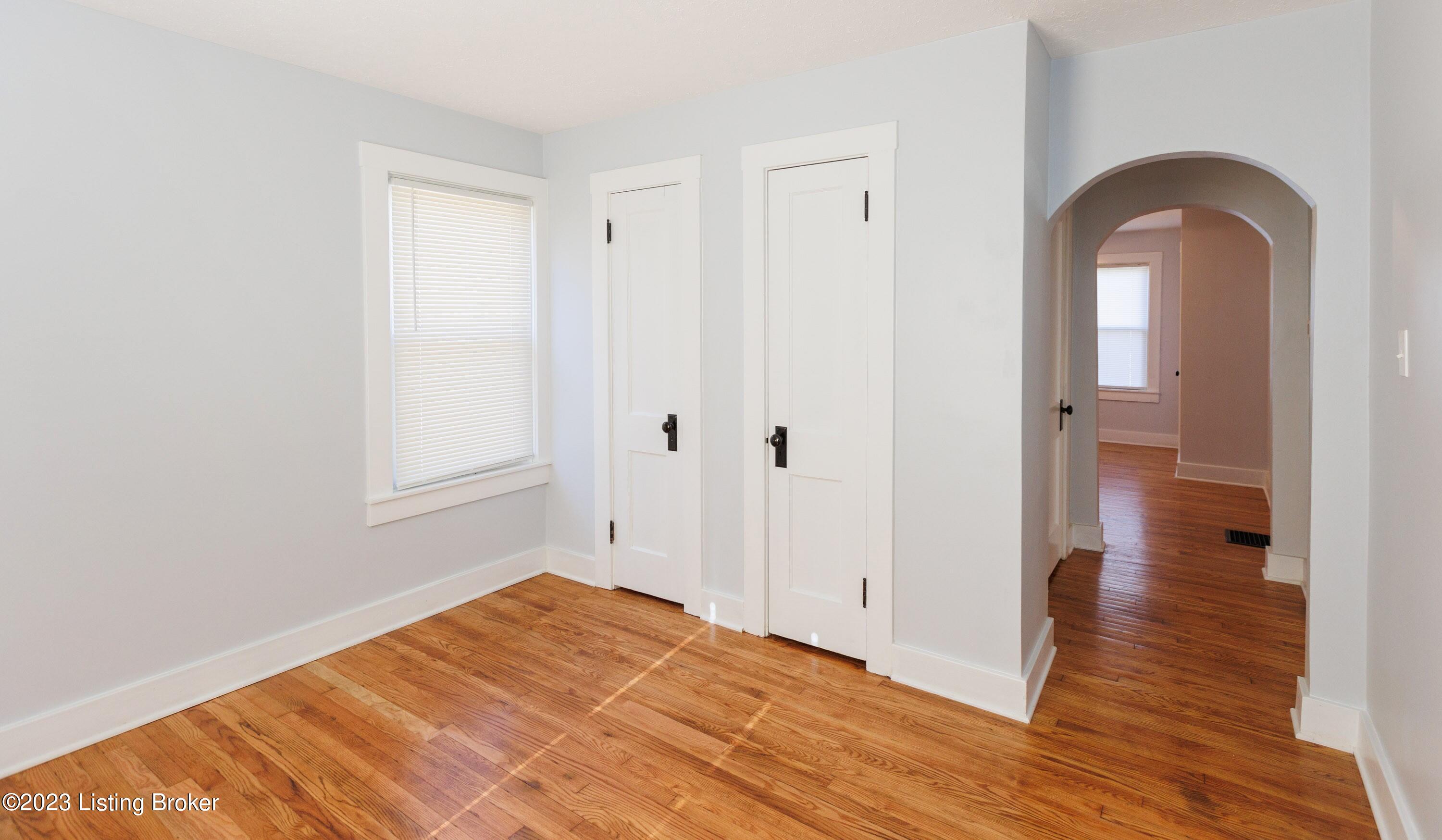4515 Dover Road Louisville, KY 40216 - Photo 14 of 39 012