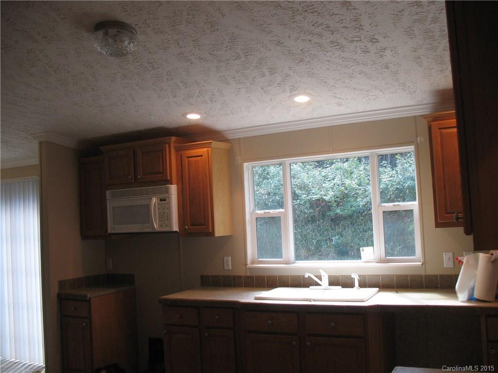 202 Maple Street Clyde, NC 28721 - Photo 3 of 10 Gallery Image 3