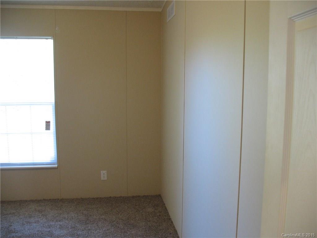 202 Maple Street Clyde, NC 28721 - Photo 5 of 10 Gallery Image 5