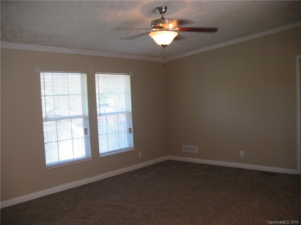 202 Maple Street Clyde, NC 28721 - Photo 6 of 10 Gallery Image 6