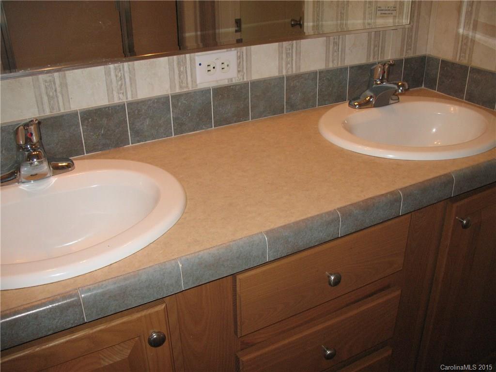202 Maple Street Clyde, NC 28721 - Photo 10 of 10 Gallery Image 10