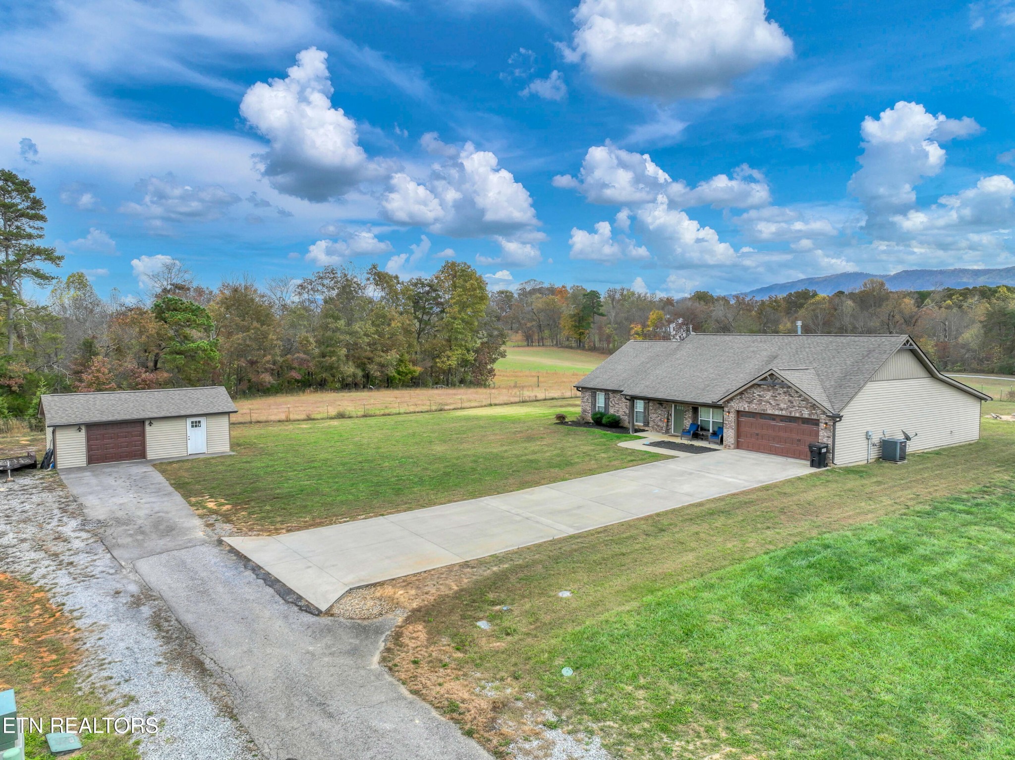 534 Roper Way Walland, TN 37886 - Photo 2 of 40 Gallery Image 2