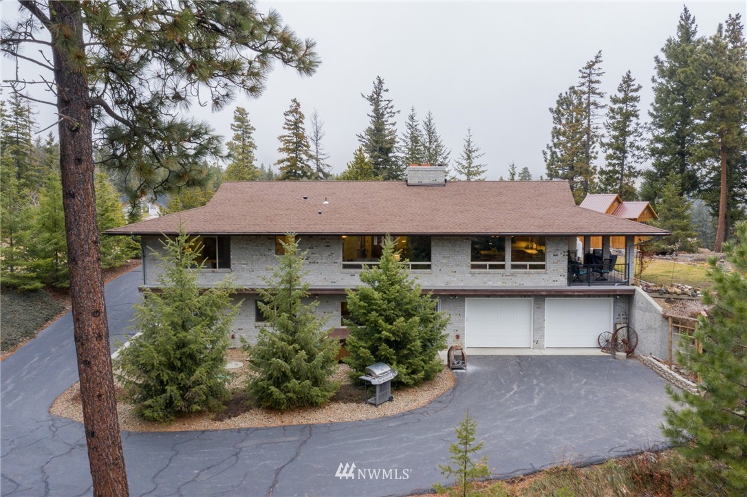 6415 Summit View Place Wenatchee, WA 98801 - Photo 2 of 40 Gallery Image 2