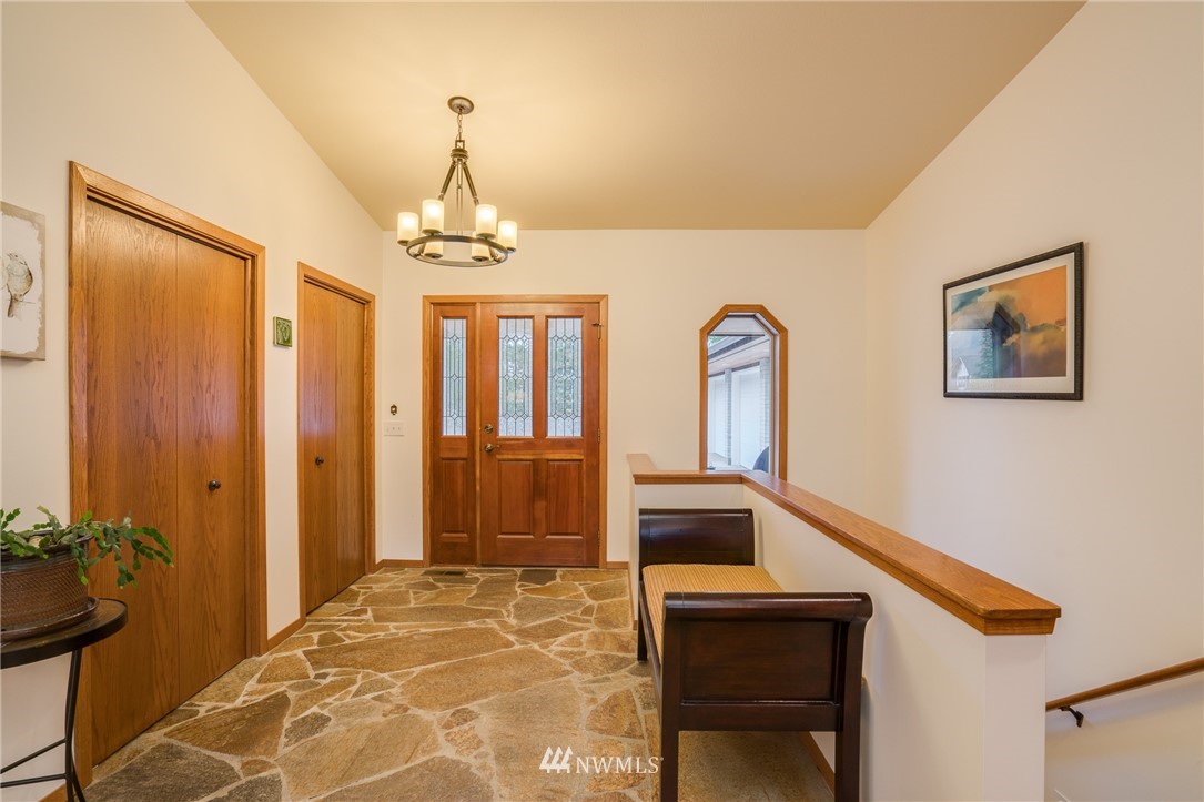 6415 Summit View Place Wenatchee, WA 98801 - Photo 4 of 40 Gallery Image 4