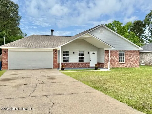 $2,400 | 3305 North 8th Street, Ocean Springs, MS 39564