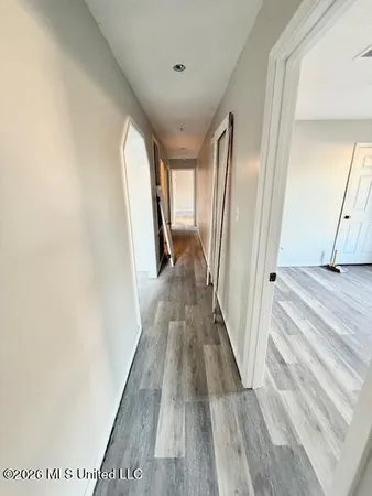 $2,400 | 3305 North 8th Street, Ocean Springs, MS 39564