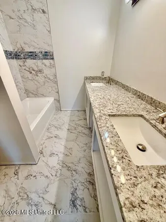 $2,400 | 3305 North 8th Street, Ocean Springs, MS 39564