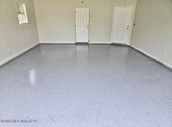 $2,400 | 3305 North 8th Street, Ocean Springs, MS 39564