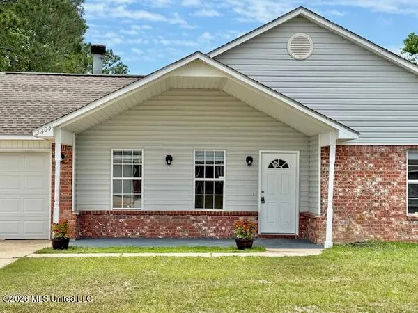 $2,400 | 3305 North 8th Street, Ocean Springs, MS 39564