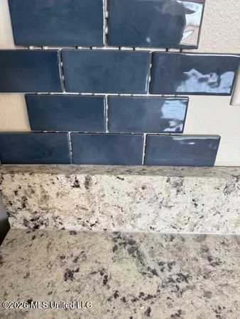 $2,400 | 3305 North 8th Street, Ocean Springs, MS 39564