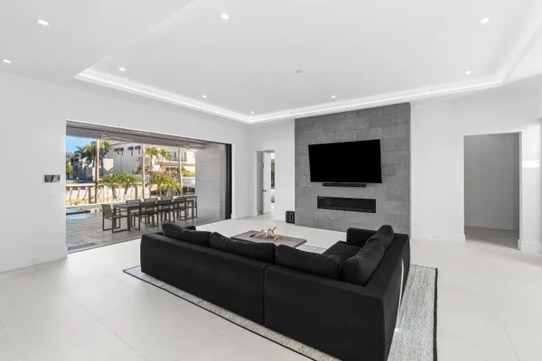 $5,495,000 | 933 Allamanda Drive, Delray Beach, FL 33483