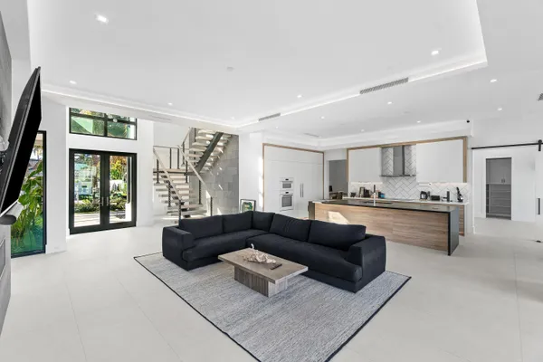 $5,495,000 | 933 Allamanda Drive, Delray Beach, FL 33483