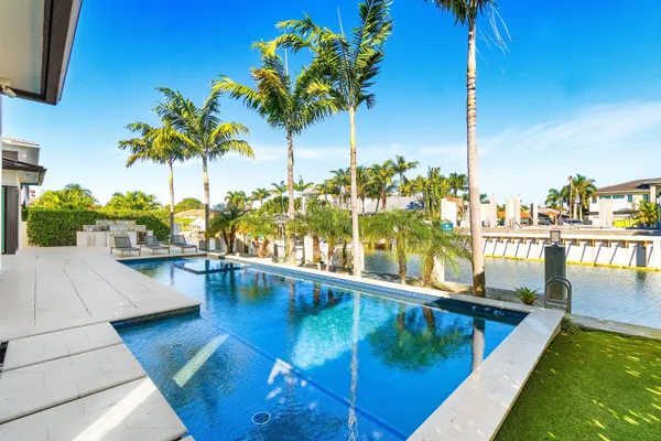 $5,495,000 | 933 Allamanda Drive, Delray Beach, FL 33483