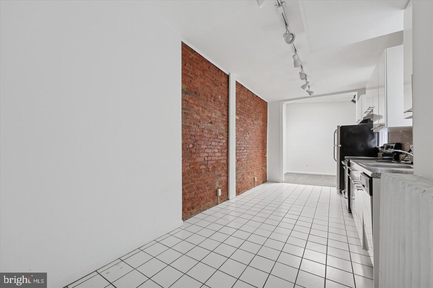 4355 Main Street, Unit 2 Philadelphia, PA 19127 - Photo 5 of 18 Kitchen