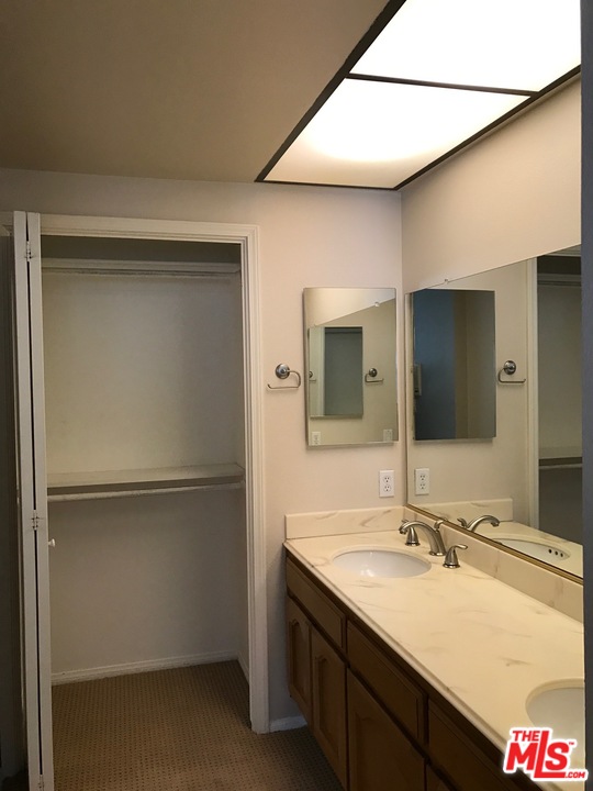 19353 Crystal Ridge Lane Porter Ranch, CA 91326 - Photo 7 of 8