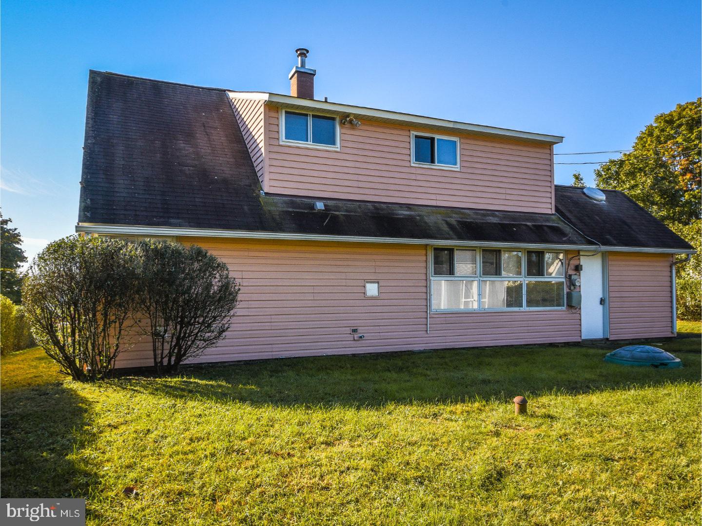 35 Canary Road Levittown, PA 19057 - Photo 20 of 20 Exterior Back