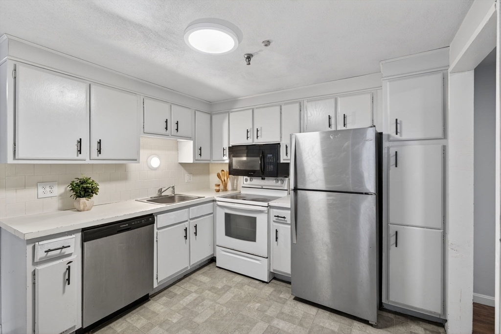 58 Spencer Road, Unit 32K Boxborough, MA 01719 - Photo 4 of 20