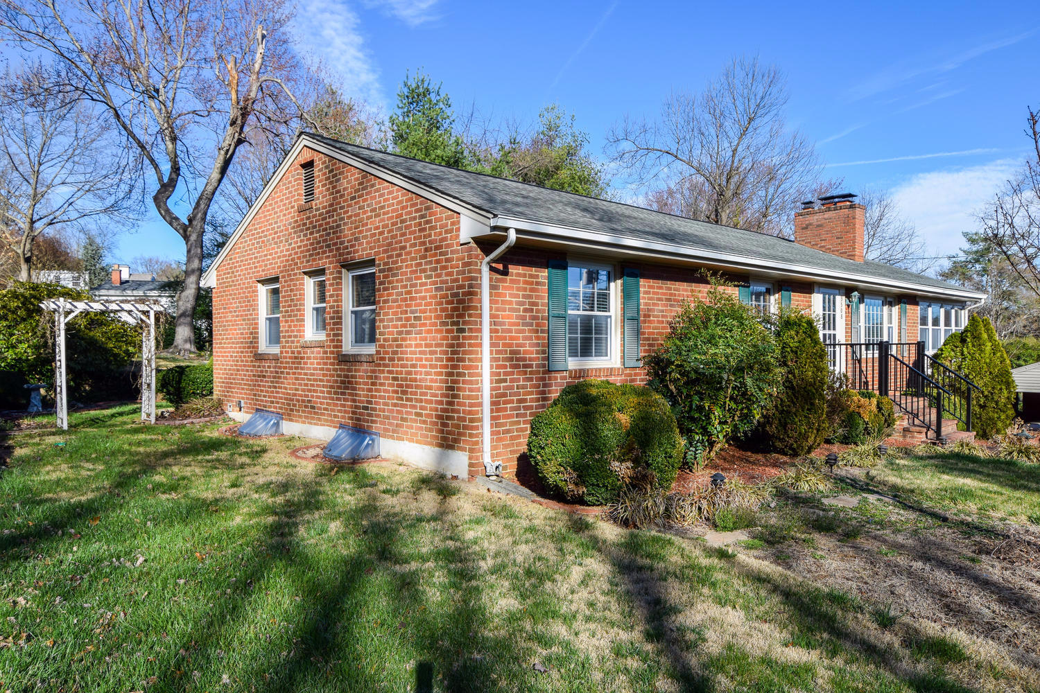 3508 Robyn Road Southwest Roanoke, VA 24015 - Photo 23 of 31 3508 Robyn Rd SW Roanoke VA-large-023-28