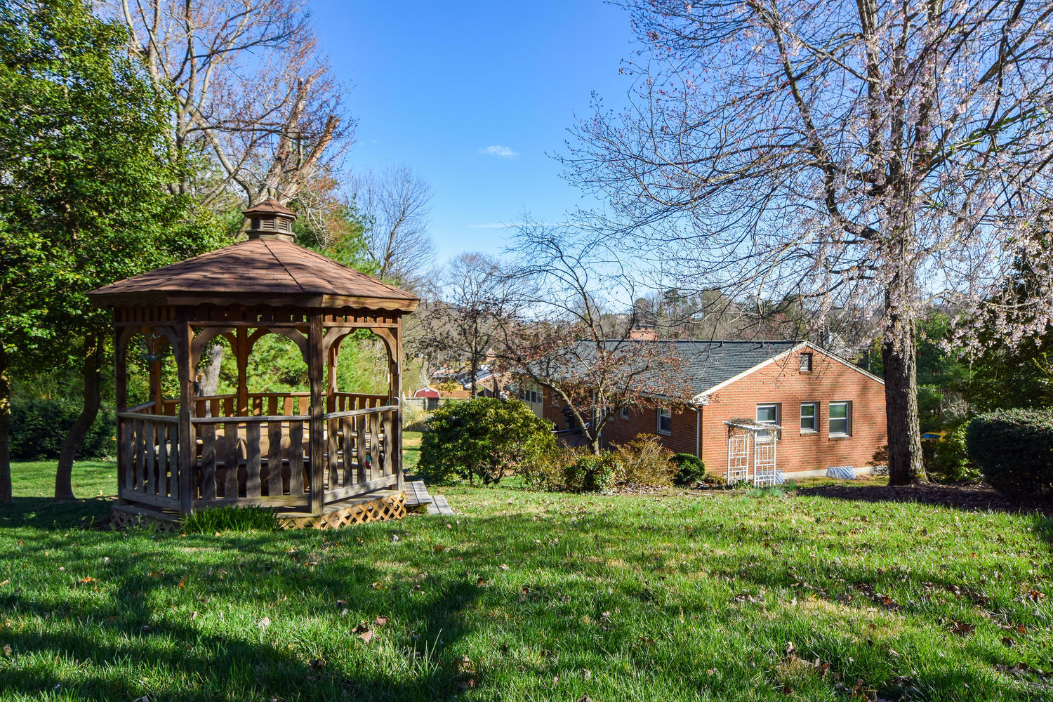 3508 Robyn Road Southwest Roanoke, VA 24015 - Photo 28 of 31 3508 Robyn Rd SW Roanoke VA-large-028-30
