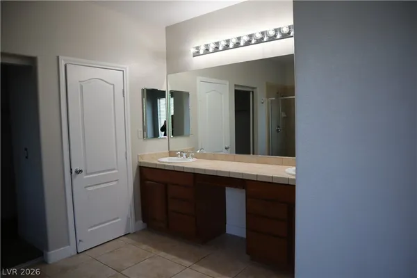$2,500 | 9052 Picket Fence Avenue, Las Vegas, NV 89143
