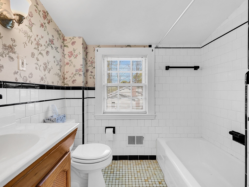 16 Mildred Road Danvers, MA 01923 - Photo 15 of 27