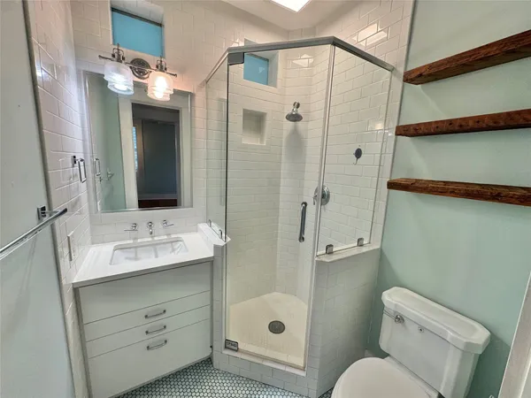 $1,625 | 2119 Avenue O 1/2, Unit DOWN, Galveston, TX 77550