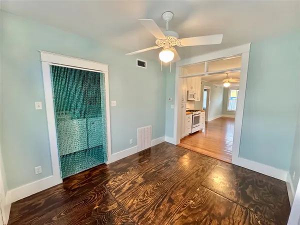 $1,625 | 2119 Avenue O 1/2, Unit DOWN, Galveston, TX 77550
