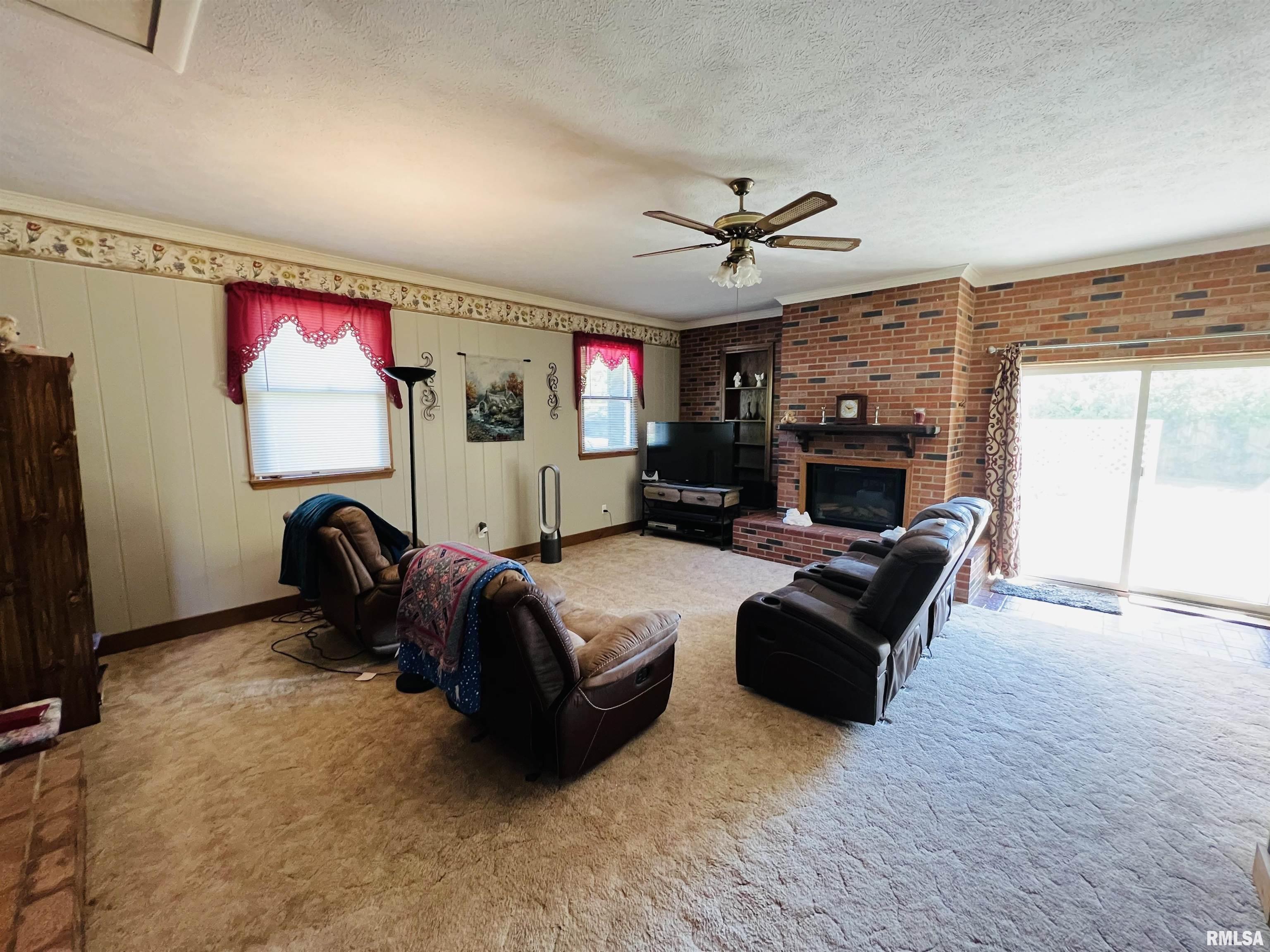 1103 Washington Street Eldorado, IL 62930 - Photo 13 of 31