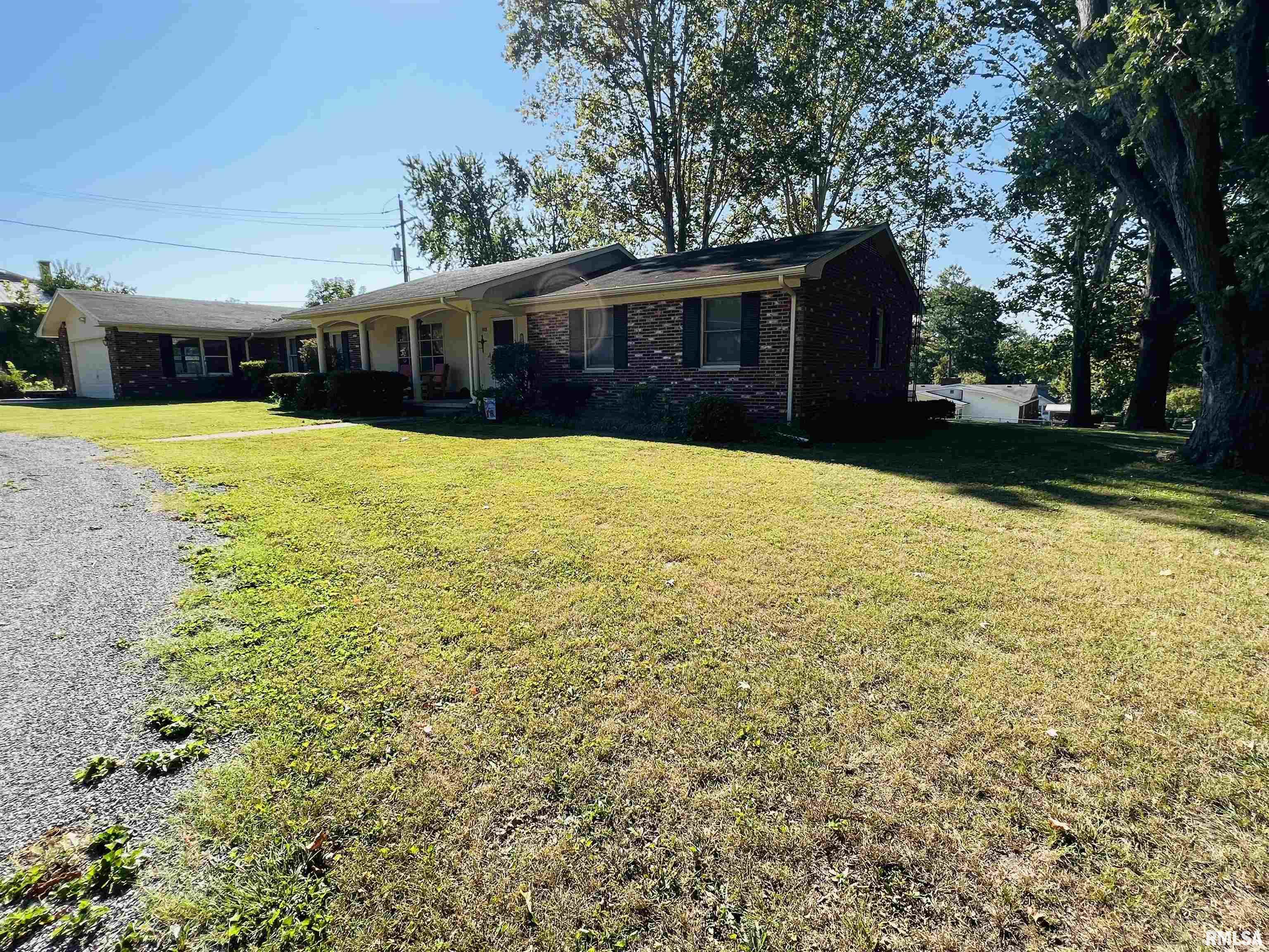 1103 Washington Street Eldorado, IL 62930 - Photo 5 of 31