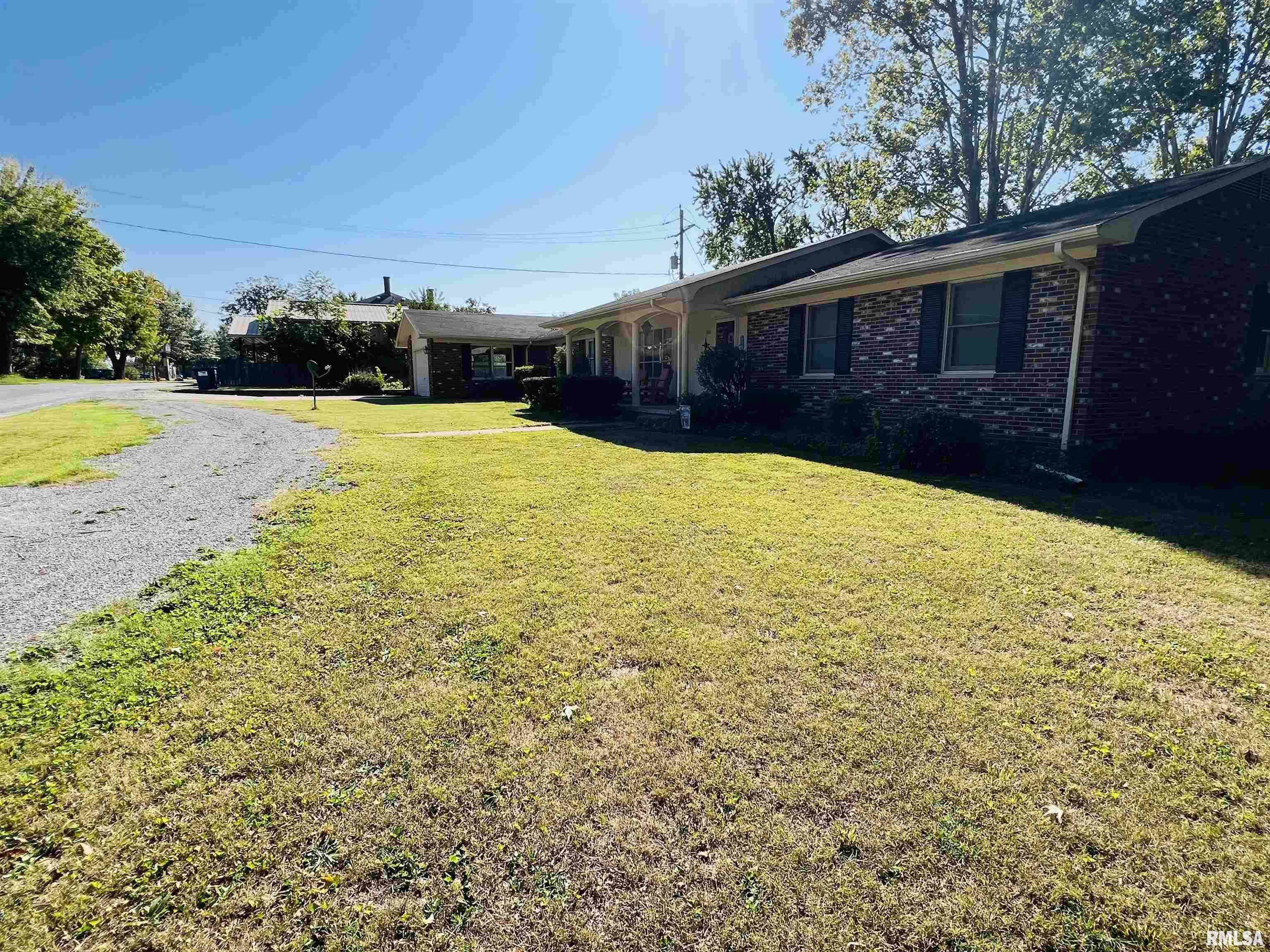 1103 Washington Street Eldorado, IL 62930 - Photo 6 of 31
