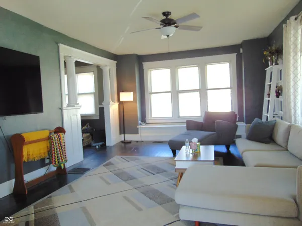 $225,500 | 1302 South Prairie Street, Frankfort, IN 46041