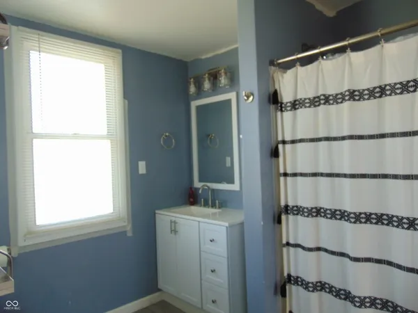 $225,500 | 1302 South Prairie Street, Frankfort, IN 46041