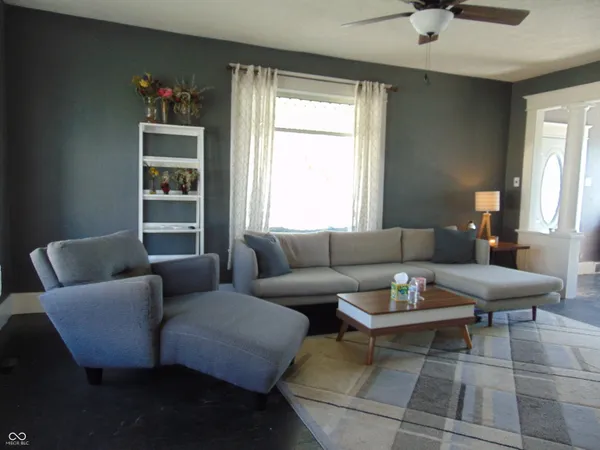 $225,500 | 1302 South Prairie Street, Frankfort, IN 46041