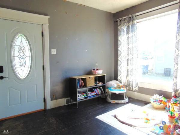 $225,500 | 1302 South Prairie Street, Frankfort, IN 46041