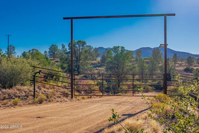 $225,000 | 2 Blue Sky Drive, Unit B, Peeples Valley, AZ 86332