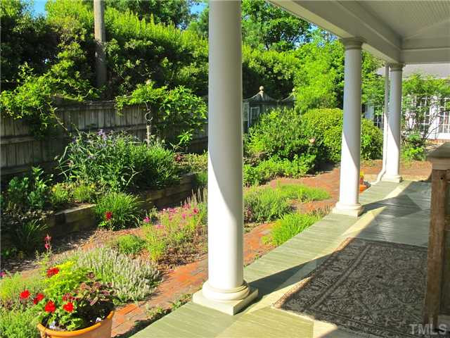1909 Sunset Drive Raleigh, NC 27608 - Photo 19 of 25 Garden