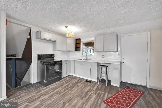 $305,000 | 91 Hull Drive, York, PA 17404