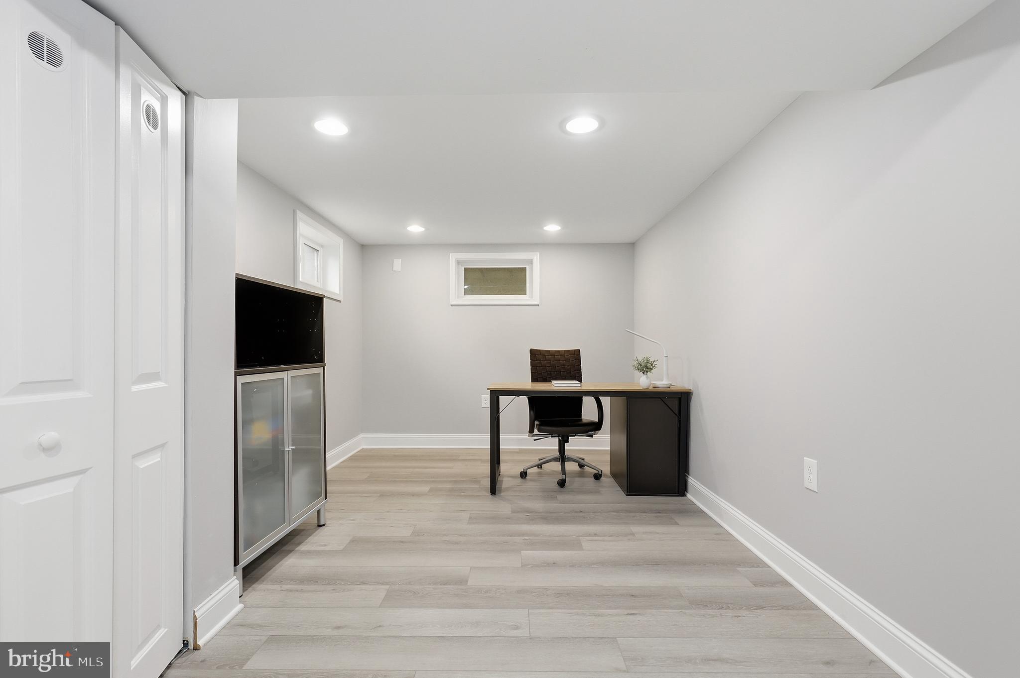 6401 Greentree Road Bethesda, MD 20817 - Photo 35 of 46