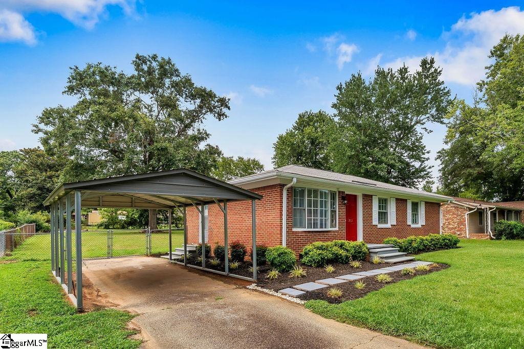 202 Old Farm Road Moore, SC 29369 - Photo 2 of 30 Gallery Image 2