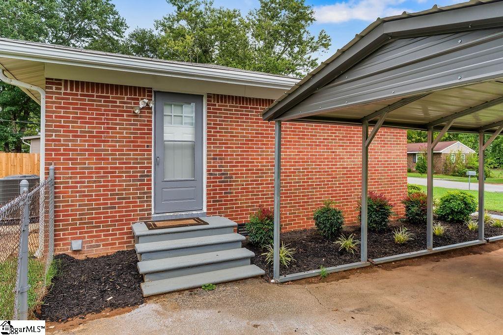 202 Old Farm Road Moore, SC 29369 - Photo 5 of 30 Gallery Image 5